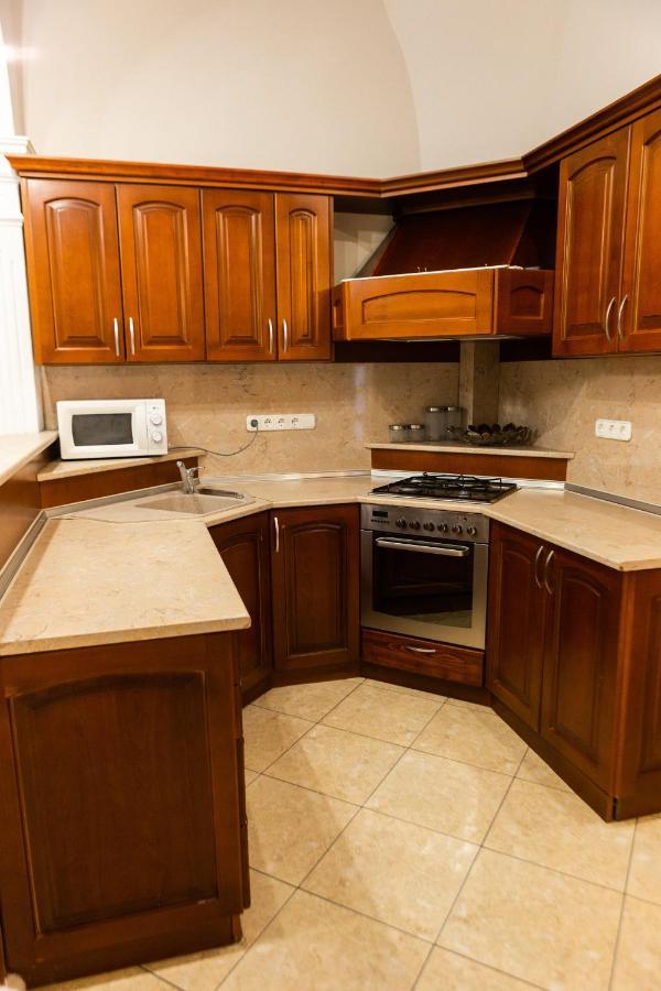 Luxury Downtown 3 Bedroom Apartment By Synagoge With Beautiful View Будапеща Екстериор снимка