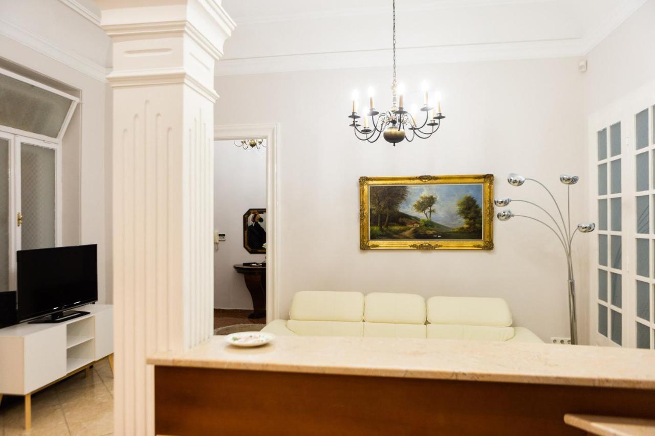 Luxury Downtown 3 Bedroom Apartment By Synagoge With Beautiful View Будапеща Екстериор снимка