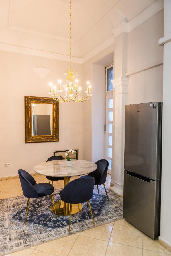 Luxury Downtown 3 Bedroom Apartment By Synagoge With Beautiful View Будапеща Екстериор снимка