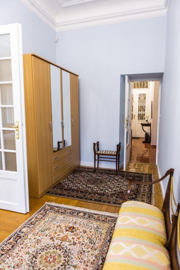 Luxury Downtown 3 Bedroom Apartment By Synagoge With Beautiful View Будапеща Екстериор снимка