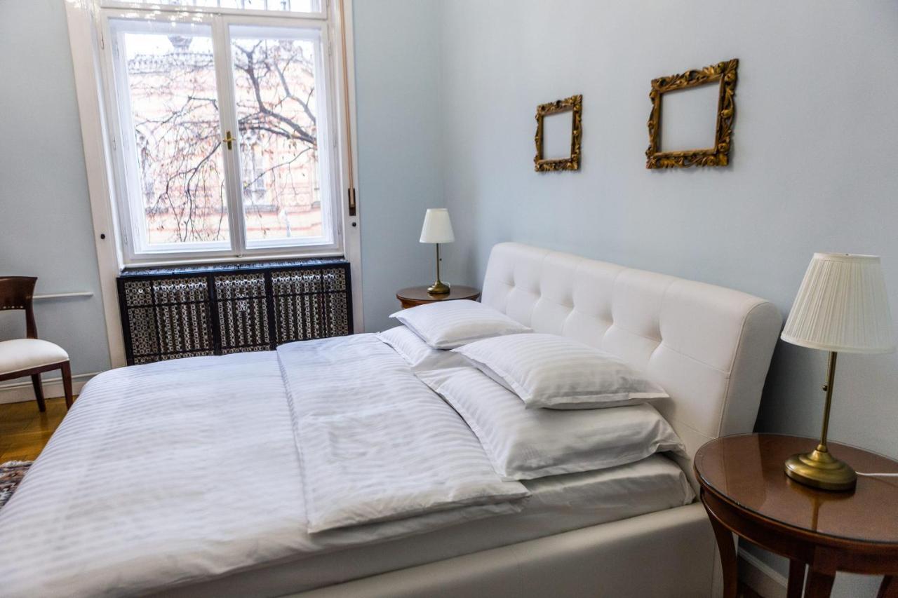 Luxury Downtown 3 Bedroom Apartment By Synagoge With Beautiful View Будапеща Екстериор снимка