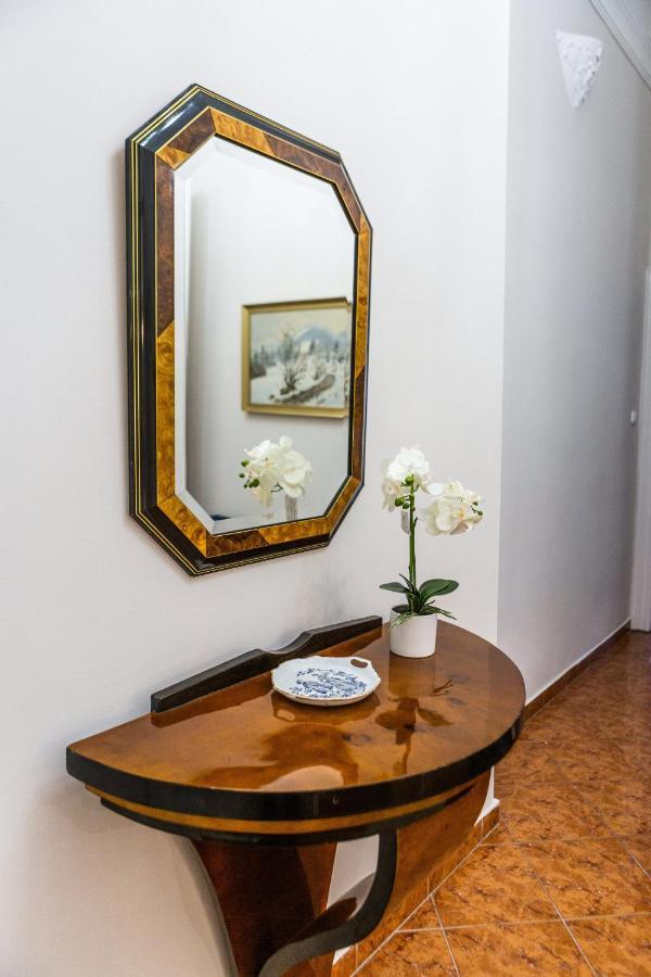 Luxury Downtown 3 Bedroom Apartment By Synagoge With Beautiful View Будапеща Екстериор снимка
